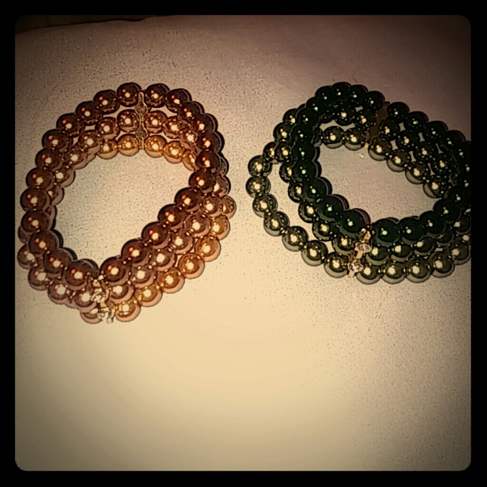 Choice of simulated pearl stretch bracelets